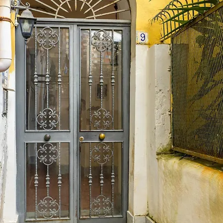 Romantic With View Apartment Neapel